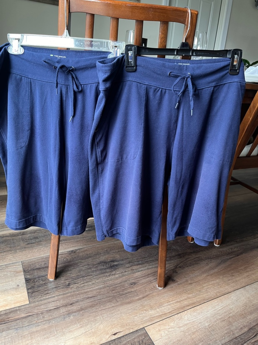 Two pair navy shorts by Tek Gear! Pockets, pull on with drawstring! Comfortable! - Picture 9 of 10